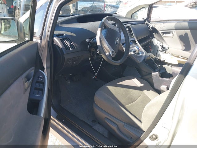 JTDKN3DU8E1738090 Toyota Prius Three