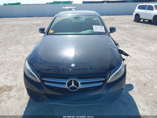 44667383 :رقم المزاد ، 55SWF4KB0FU011118 vin ، 2015 Mercedes-benz C 300 4matic مزاد بيع
