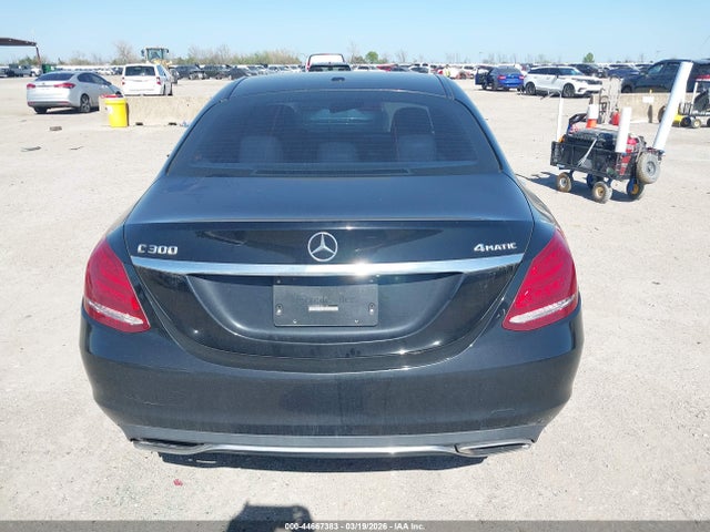 44667383 :رقم المزاد ، 55SWF4KB0FU011118 vin ، 2015 Mercedes-benz C 300 4matic مزاد بيع