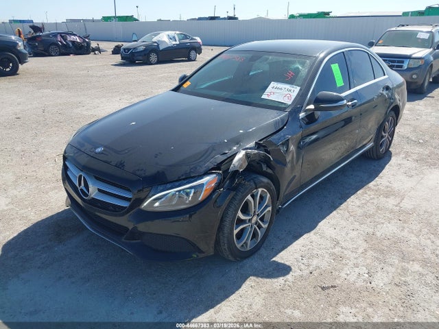 44667383 :رقم المزاد ، 55SWF4KB0FU011118 vin ، 2015 Mercedes-benz C 300 4matic مزاد بيع