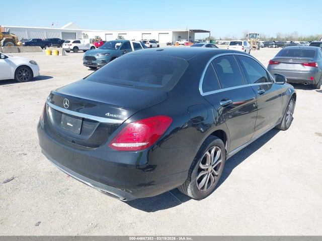 44667383 :رقم المزاد ، 55SWF4KB0FU011118 vin ، 2015 Mercedes-benz C 300 4matic مزاد بيع