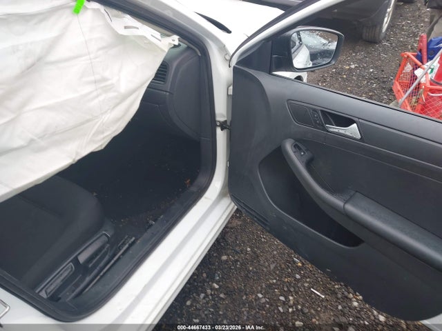 44667433 :رقم المزاد ، 3VW267AJXGM376863 vin ، 2016 Volkswagen Jetta 1.4t S مزاد بيع