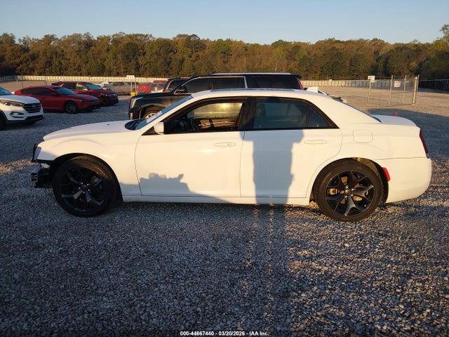 Продажа на аукционе авто 2022 Chrysler 300 S, vin: 2C3CCABG3NH184569, номер лота: 44667440