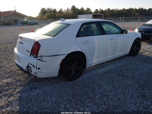 2022 CHRYSLER 300 2C3CCABG3NH184569 Photo 3