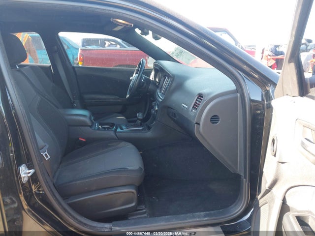 44667448 :رقم المزاد ، 2C3CDXHG3GH169614 vin ، 2016 Dodge Charger Sxt مزاد بيع