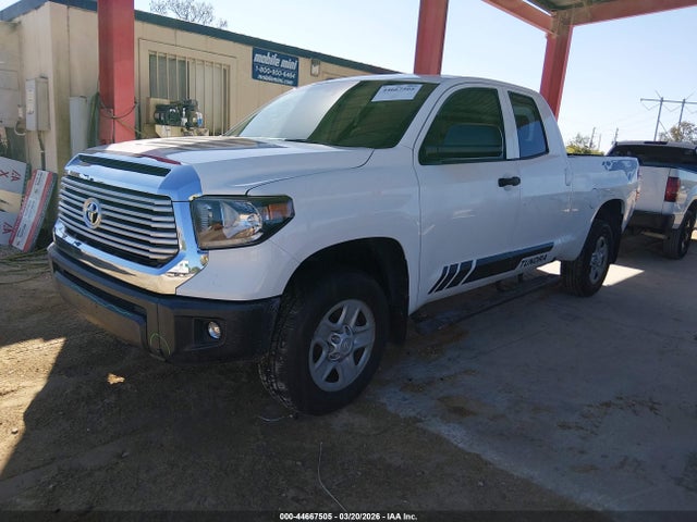 2016 TOYOTA TUNDRA 5TFUM5F13GX064571 Photo 1