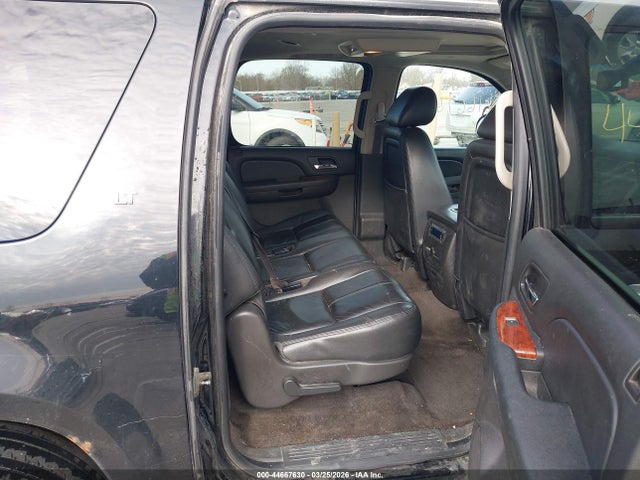 1GNSKJE70ER240948 Chevrolet Suburban 1500 Lt