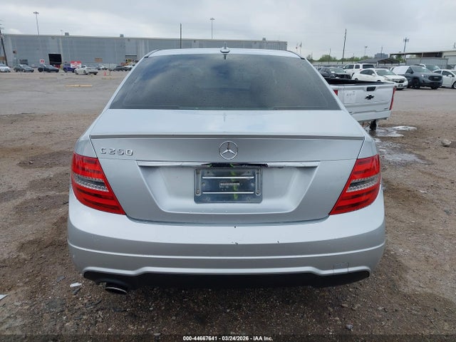 Продажа на аукционе авто 2012 Mercedes-benz C 250 Sport, vin: WDDGF4HB8CR227341, номер лота: 44667641