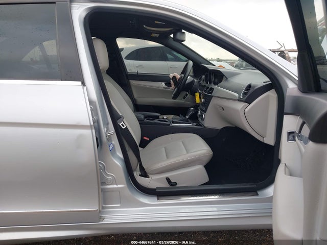 Продажа на аукционе авто 2012 Mercedes-benz C 250 Sport, vin: WDDGF4HB8CR227341, номер лота: 44667641