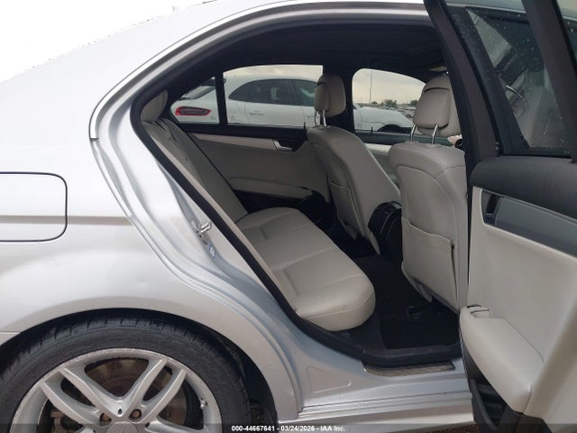 Продажа на аукционе авто 2012 Mercedes-benz C 250 Sport, vin: WDDGF4HB8CR227341, номер лота: 44667641