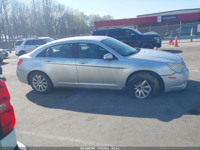 44667667 :رقم المزاد ، 1C3CC5FB5AN133713 vin ، 2010 Chrysler Sebring Limited مزاد بيع