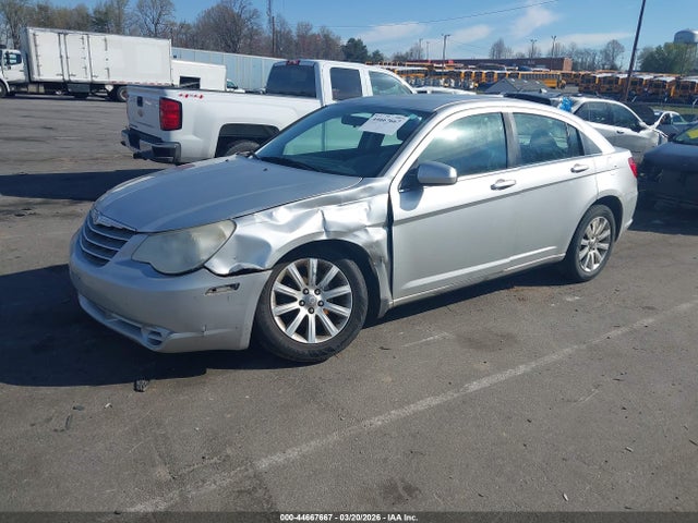 44667667 :رقم المزاد ، 1C3CC5FB5AN133713 vin ، 2010 Chrysler Sebring Limited مزاد بيع