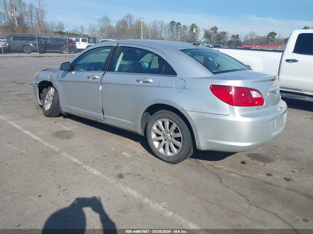 44667667 :رقم المزاد ، 1C3CC5FB5AN133713 vin ، 2010 Chrysler Sebring Limited مزاد بيع