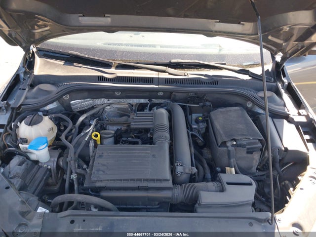 44667701 :رقم المزاد ، 3VWDB7AJ9HM372986 vin ، 2017 Volkswagen Jetta 1.4t Se مزاد بيع