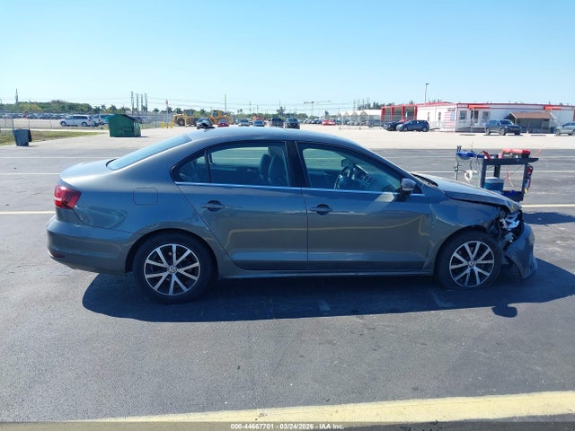 44667701 :رقم المزاد ، 3VWDB7AJ9HM372986 vin ، 2017 Volkswagen Jetta 1.4t Se مزاد بيع