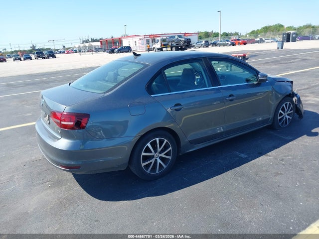 44667701 :رقم المزاد ، 3VWDB7AJ9HM372986 vin ، 2017 Volkswagen Jetta 1.4t Se مزاد بيع