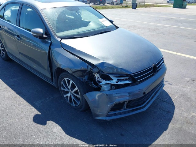 44667701 :رقم المزاد ، 3VWDB7AJ9HM372986 vin ، 2017 Volkswagen Jetta 1.4t Se مزاد بيع