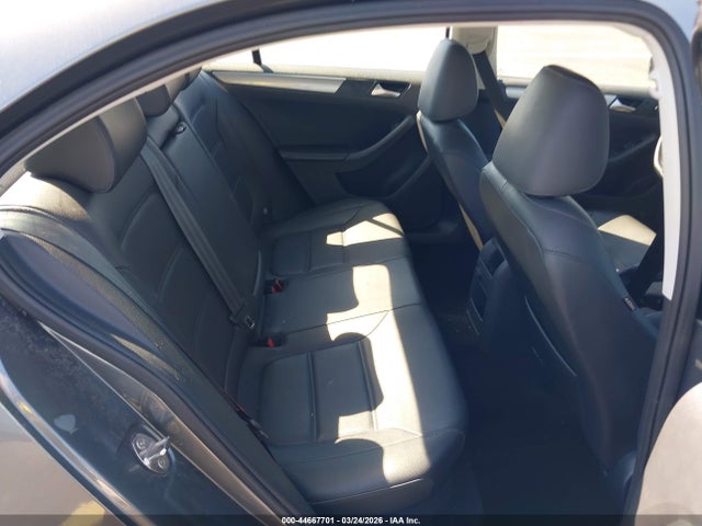 44667701 :رقم المزاد ، 3VWDB7AJ9HM372986 vin ، 2017 Volkswagen Jetta 1.4t Se مزاد بيع