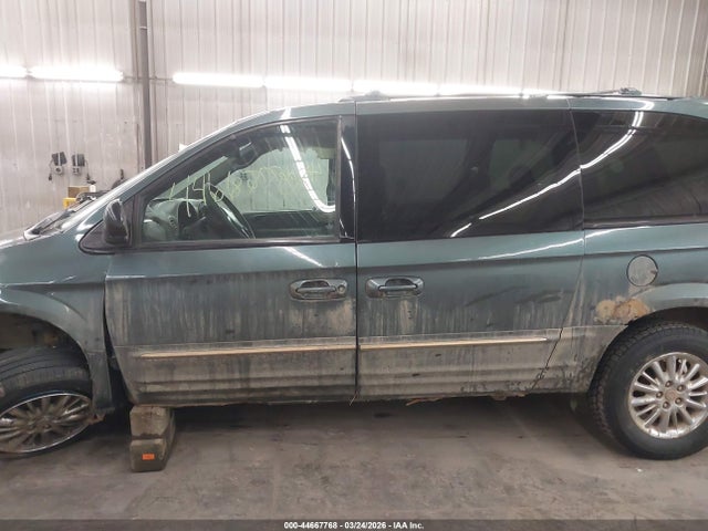 Продажа на аукционе авто 2003 Chrysler Town & Country Limited, vin: 2C8GP64LX3R228517, номер лота: 44667768