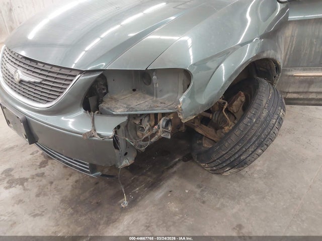 Продажа на аукционе авто 2003 Chrysler Town & Country Limited, vin: 2C8GP64LX3R228517, номер лота: 44667768