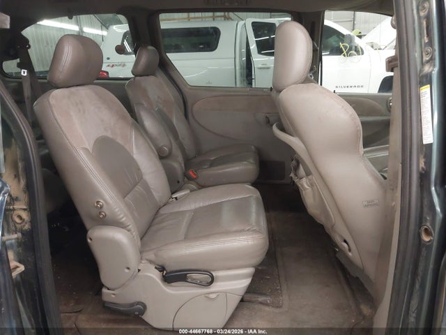 Продажа на аукционе авто 2003 Chrysler Town & Country Limited, vin: 2C8GP64LX3R228517, номер лота: 44667768