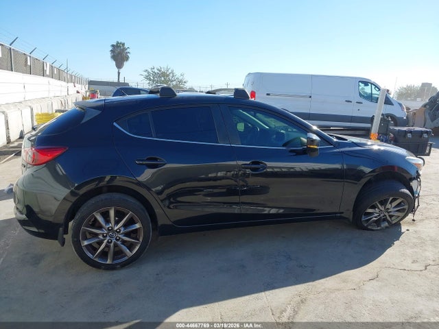 3MZBN1L3XJM204919 Mazda Mazda3 Touring