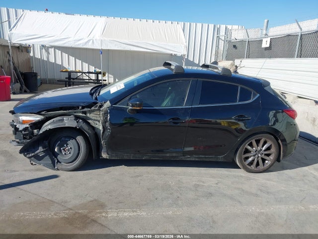 3MZBN1L3XJM204919 Mazda Mazda3 Touring