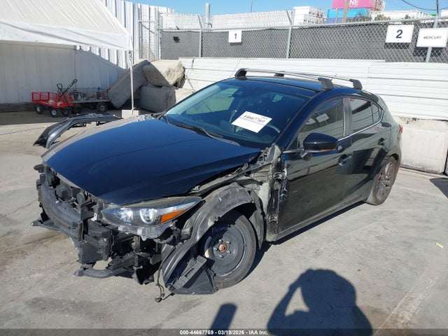 3MZBN1L3XJM204919 Mazda Mazda3 Touring
