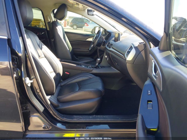 3MZBN1L3XJM204919 Mazda Mazda3 Touring