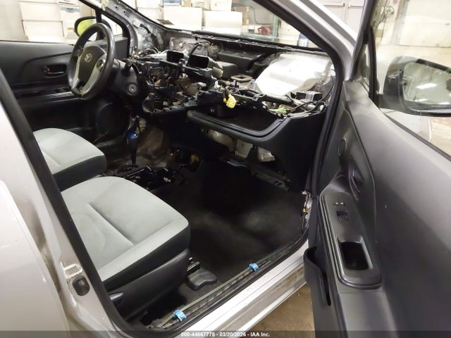 44667778 :رقم المزاد ، JTDKDTB30G1133738 vin ، 2016 Toyota Prius C One مزاد بيع