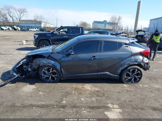 Toyota C-HR XLE 2019 NMTKHMBX6KR098548 Image 13