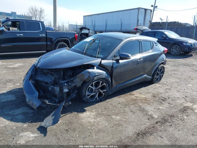 Toyota C-HR XLE 2019 NMTKHMBX6KR098548 Image 2