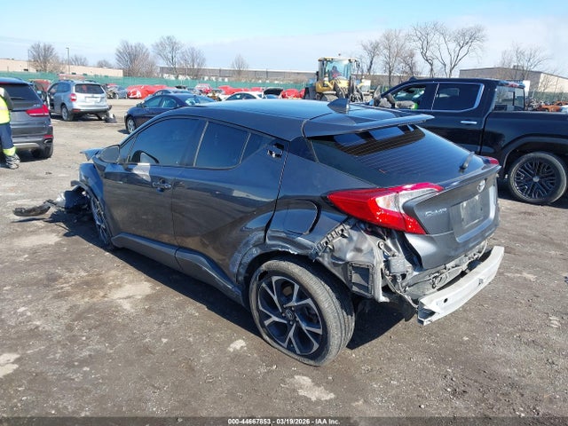 Toyota C-HR XLE 2019 NMTKHMBX6KR098548 Image 3
