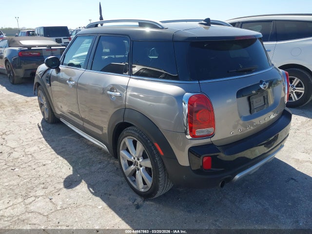 2017 MINI COUNTRYMAN WMZYV5C32H3E02686 Photo 2