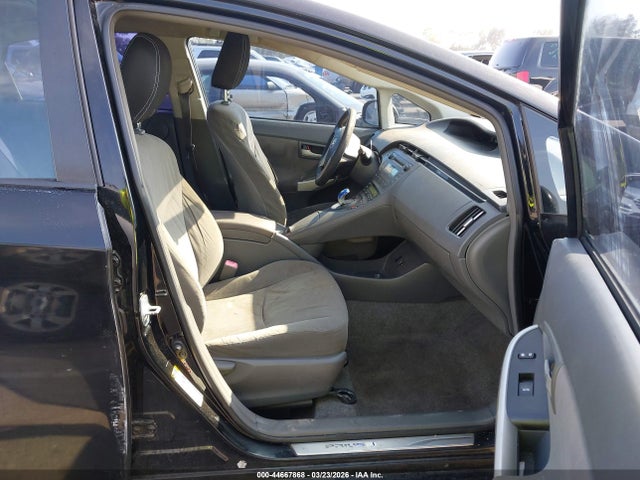 44667868 :رقم المزاد ، JTDKN3DU7B1388253 vin ، 2011 Toyota Prius Three مزاد بيع