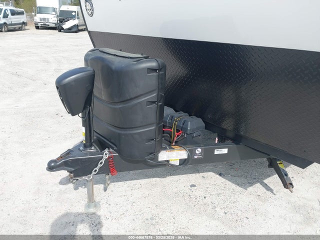 44667876 :رقم المزاد ، 5ZT2PTUB6N4012993 vin ، 2021 Palomino 5th Wheel مزاد بيع