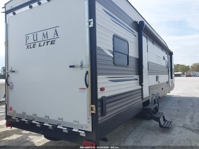 44667876 :رقم المزاد ، 5ZT2PTUB6N4012993 vin ، 2021 Palomino 5th Wheel مزاد بيع