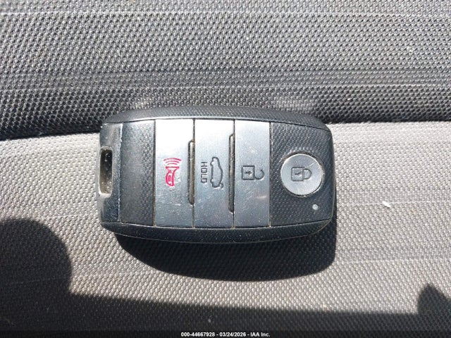 2018 Kia Forte S მანქანა იყიდება აუქციონზე, vin: 3KPFL4A70JE212717, აუქციონის ნომერი: 44667928