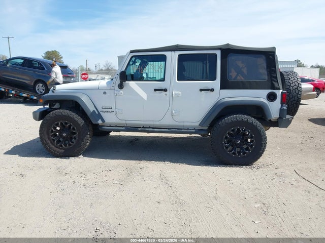 2017 Jeep Wrangler Unlimited Sport 4x4 მანქანა იყიდება აუქციონზე, vin: 1C4BJWDG9HL720438, აუქციონის ნომერი: 44667929