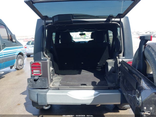 44667931 :رقم المزاد ، 1C4HJWEG8EL237494 vin ، 2014 Jeep Wrangler Unlimited Sahara مزاد بيع