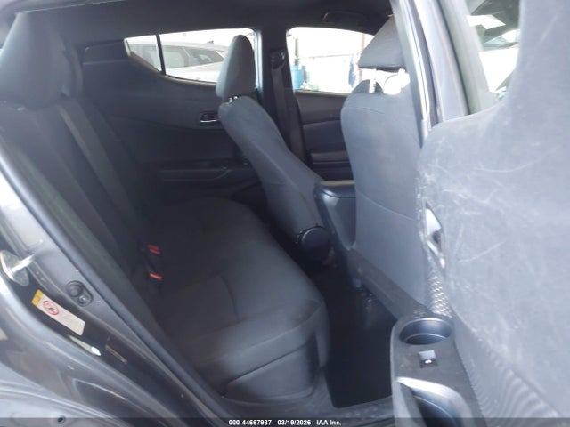 NMTKHMBXXJR004363 Toyota C-hr Xle Premium