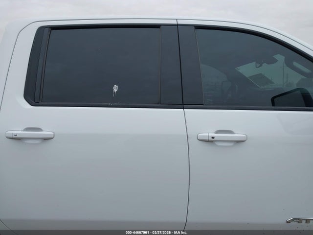 44667961 :رقم المزاد ، 1GT49PEY4NF221815 vin ، 2022 Gmc Sierra 2500hd 4wd  Standard Bed At4 مزاد بيع