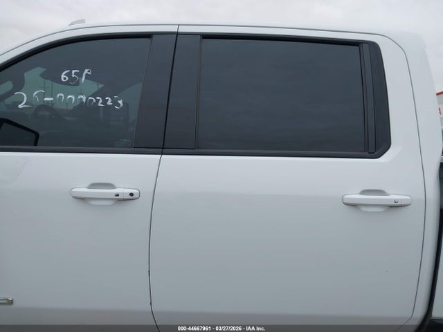 44667961 :رقم المزاد ، 1GT49PEY4NF221815 vin ، 2022 Gmc Sierra 2500hd 4wd  Standard Bed At4 مزاد بيع