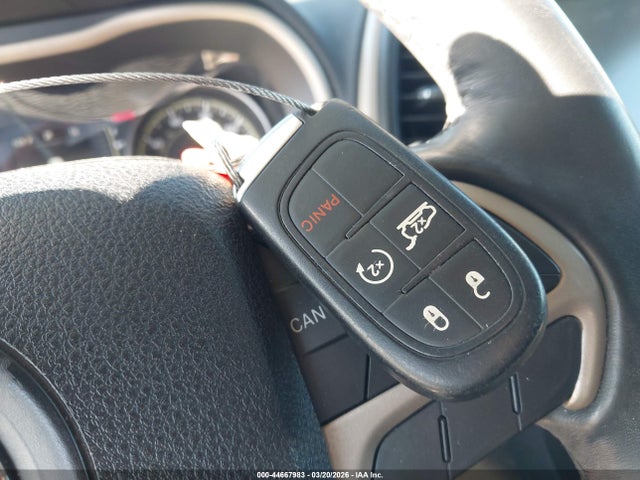 1C4PJMCS8EW187783 Jeep Cherokee Latitude