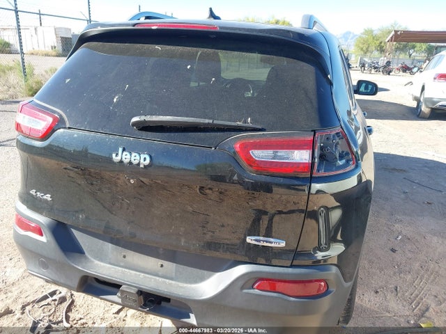 1C4PJMCS8EW187783 Jeep Cherokee Latitude