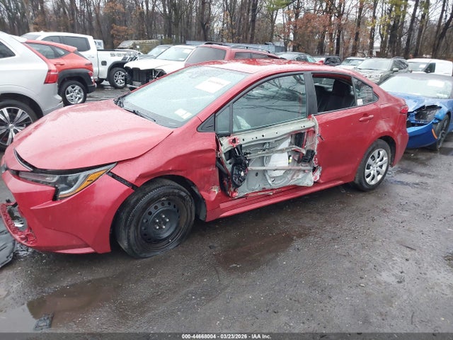 44668004 :رقم المزاد ، 5YFEPMAE5MP147218 vin ، 2021 Toyota Corolla Le مزاد بيع