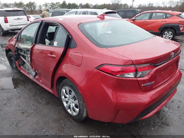 44668004 :رقم المزاد ، 5YFEPMAE5MP147218 vin ، 2021 Toyota Corolla Le مزاد بيع