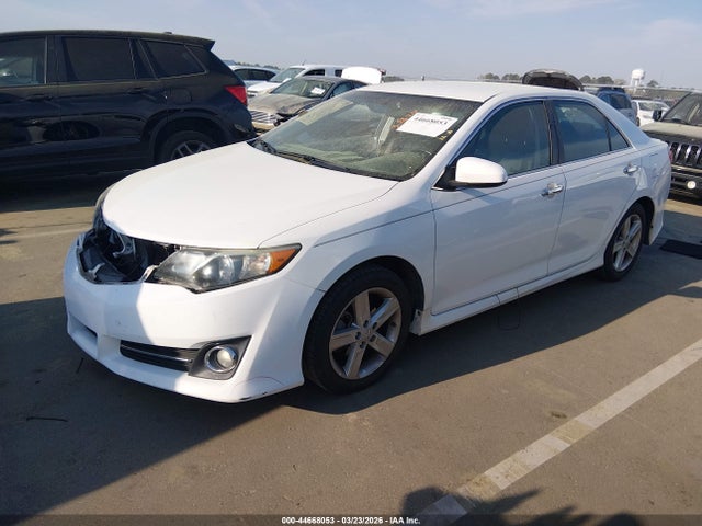 2014 Toyota Camry Se მანქანა იყიდება აუქციონზე, vin: 4T1BF1FK1EU392195, აუქციონის ნომერი: 44668053