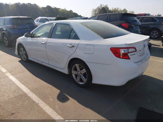 2014 Toyota Camry Se მანქანა იყიდება აუქციონზე, vin: 4T1BF1FK1EU392195, აუქციონის ნომერი: 44668053
