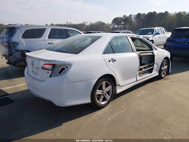 2014 Toyota Camry Se მანქანა იყიდება აუქციონზე, vin: 4T1BF1FK1EU392195, აუქციონის ნომერი: 44668053